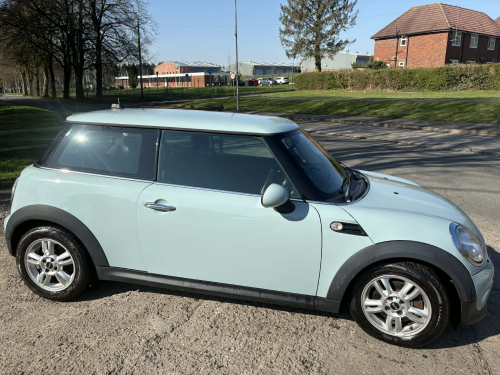Mini One image 2