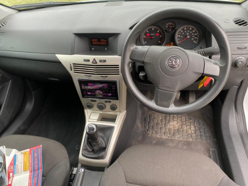 Vauxhall ASTRA image 21
