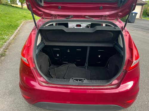 Ford FIESTA TITANIUM image 13