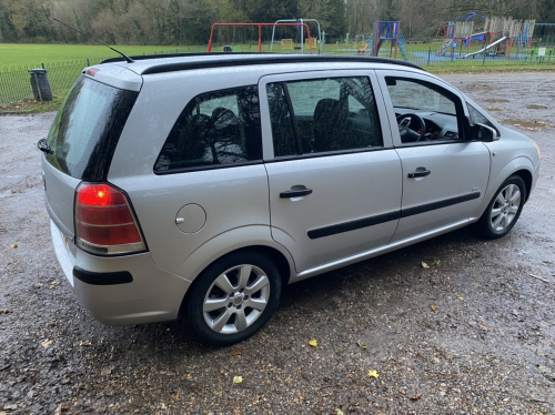 Vauxhall ZAFIRA image 3