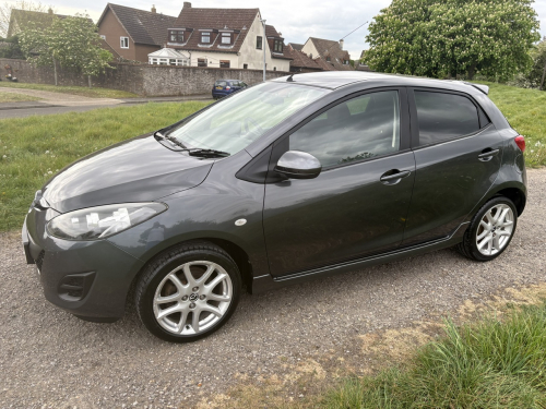 Mazda 2 image 8