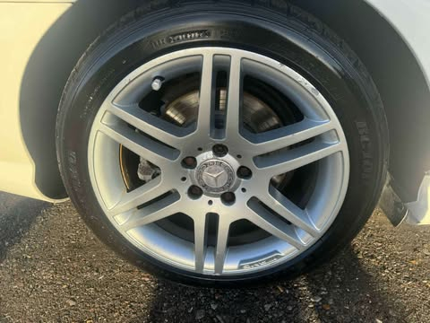 Mercedes - Benz C CLASS C250 CGI image 18
