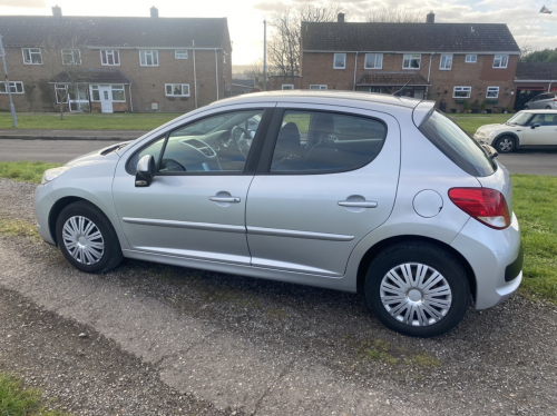 Peugeot 207 image 6