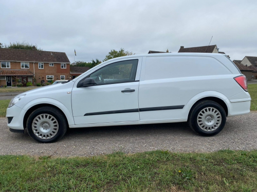 Vauxhall ASTRA image 9