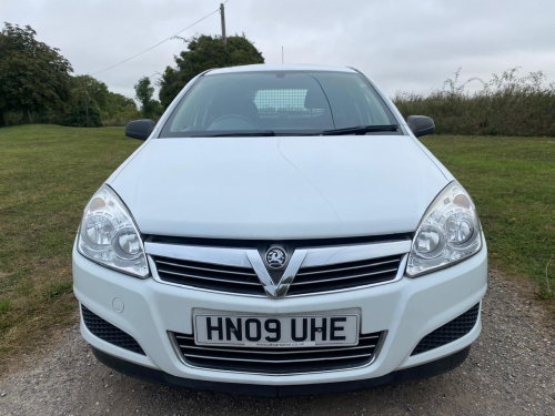 Vauxhall ASTRA image 12