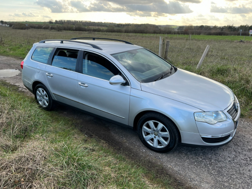 Volkswagen PASSAT image 2