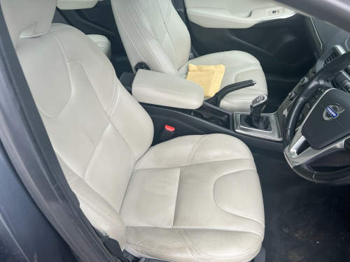 Volvo V40 image 15