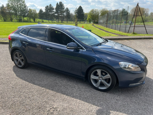 Volvo V40 image 2