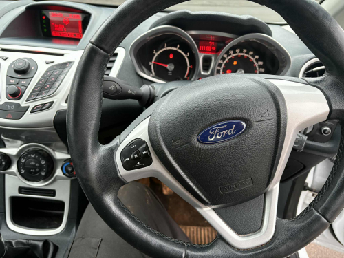 Ford FIESTA image 13