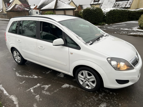 Vauxhall ZAFIRA image 2