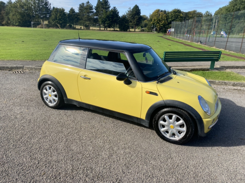 Mini COOPER image 2