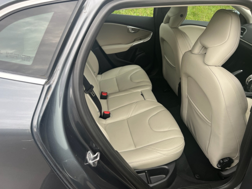 Volvo V40 image 13