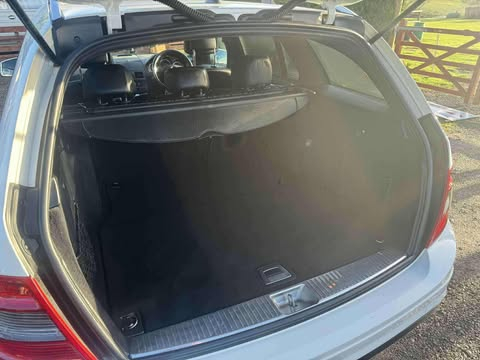 Mercedes - Benz C CLASS C250 CGI image 17