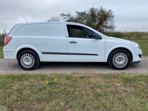 Vauxhall ASTRA image 3