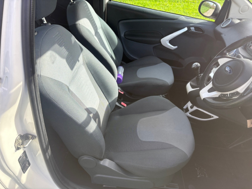 Ford Ka image 11