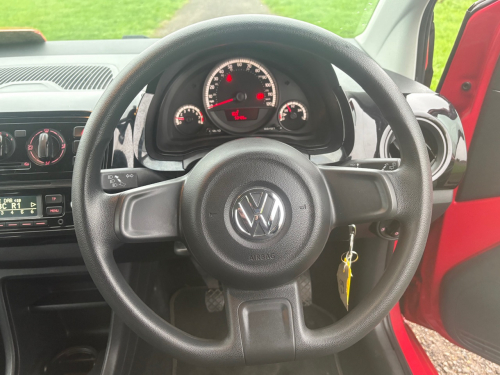 Volkswagen Up image 18