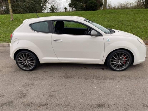 Alfa Romeo MITO 1.4 TB Multiair 170 Cloverleaf image 8