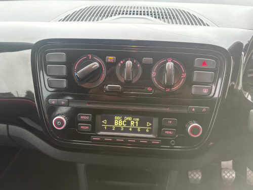 Volkswagen Up image 16