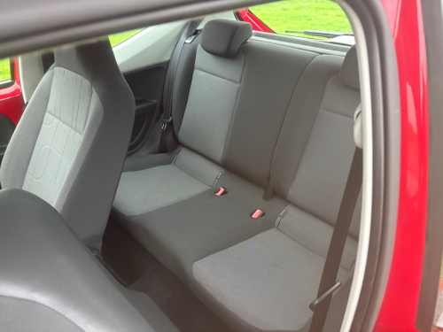 Volkswagen Up image 12