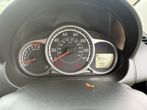 Mazda 2 image 16
