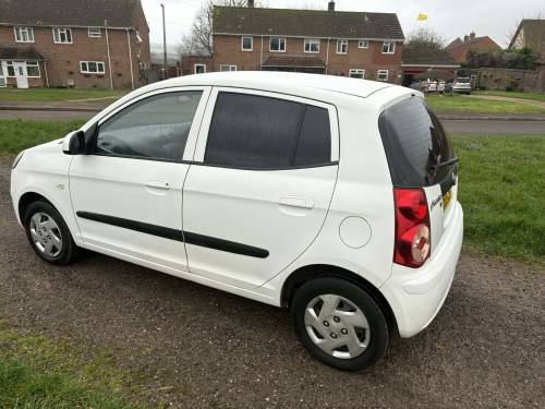Kia PICANTO image 8