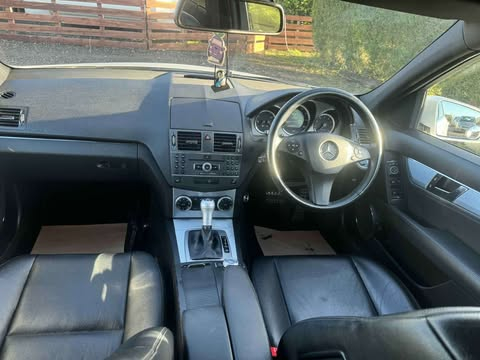 Mercedes - Benz C CLASS C250 CGI image 12