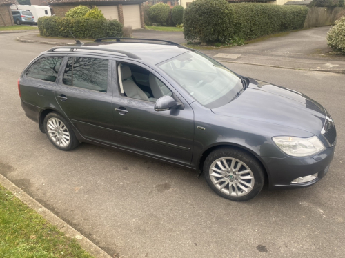 Skoda Octavia 2.0 TDI CR Lauren+ Klement 5dr DSG image 2