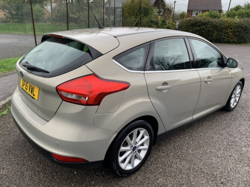 Ford Focus Titanium image 4