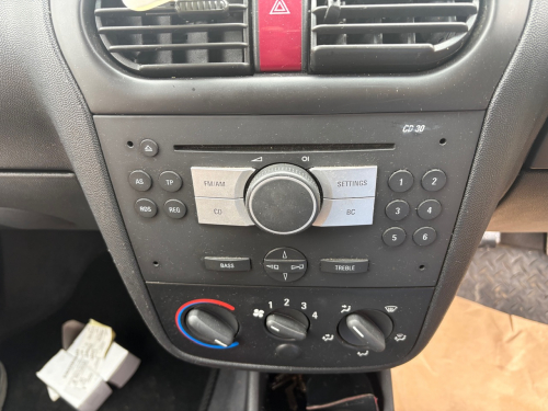 Vauxhall Combo image 16