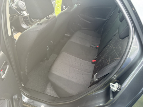 Mazda 2 image 14