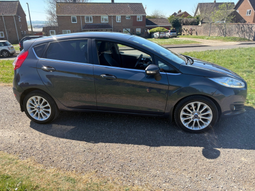 Ford FIESTA image 2