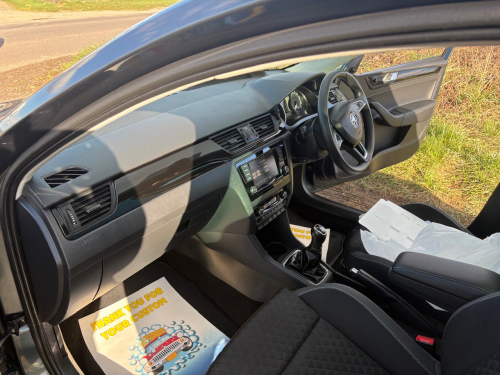 Skoda RAPID SPACEBACK image 12