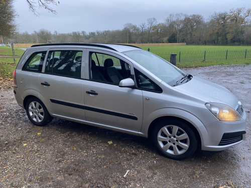 Vauxhall ZAFIRA image 2