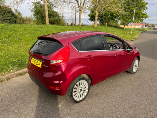 Ford FIESTA TITANIUM image 3