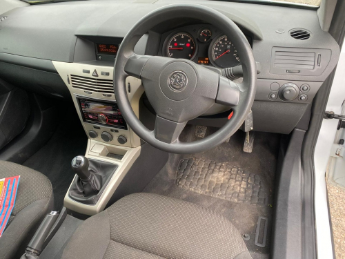 Vauxhall ASTRA image 20