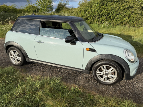 Mini COOPER image 2