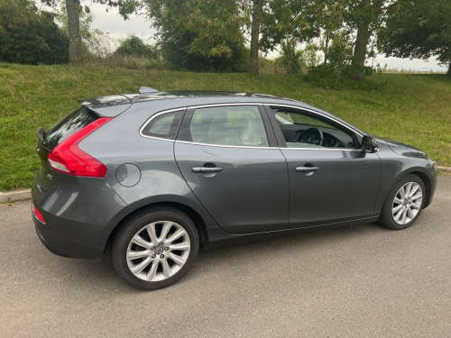 Volvo V40 image 3