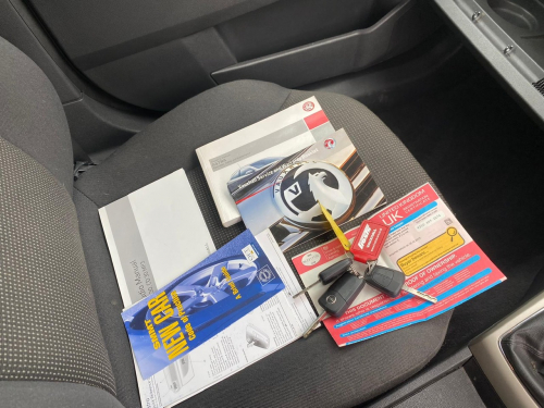 Vauxhall ASTRA image 19