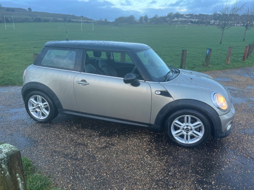 Mini COOPER image 2