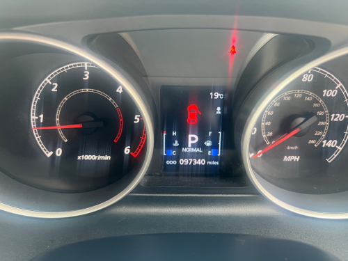 Mitsubishi OUTLANDER image 15