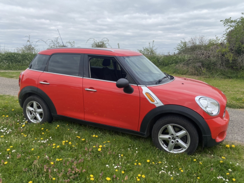 Mini COUNTRYMAN image 2