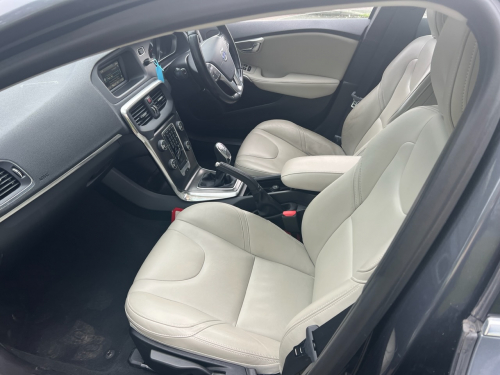 Volvo V40 image 11
