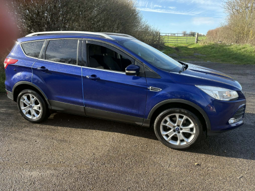 Ford Kuga image 2