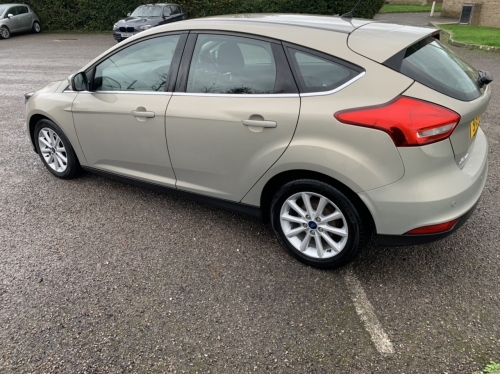 Ford Focus Titanium image 7