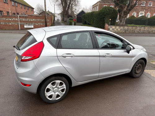 Ford fiesta image 2